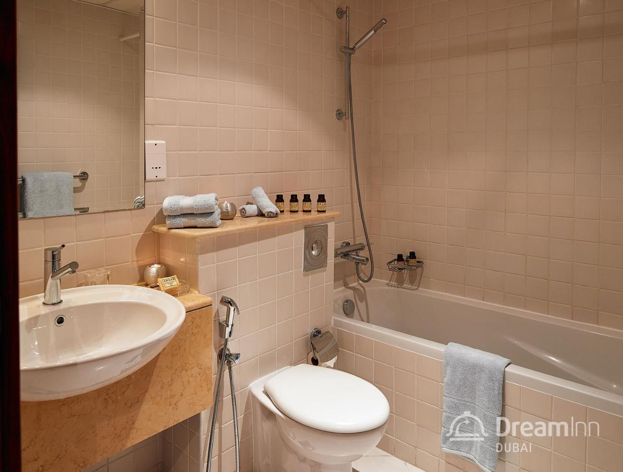 Dream Inn Apartments - Marina Quays ดูไบ ภายนอก รูปภาพ